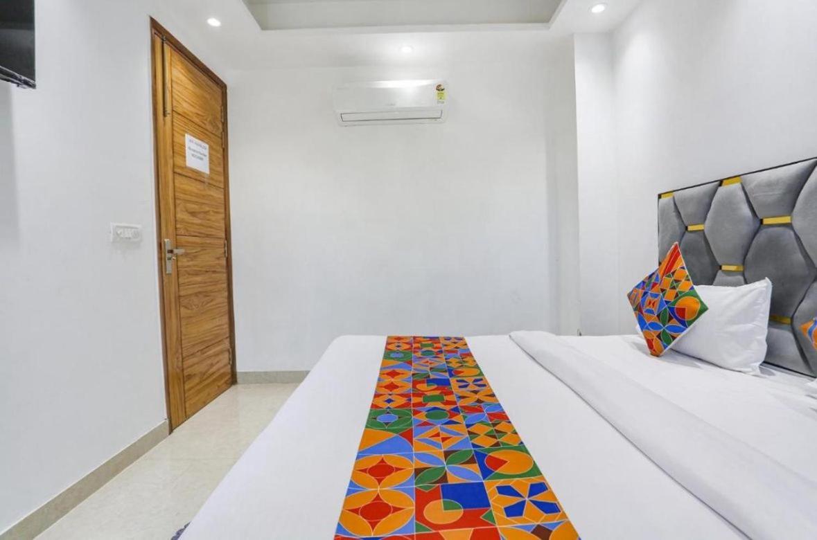 Hotel Aiims Neu-Delhi Exterior foto