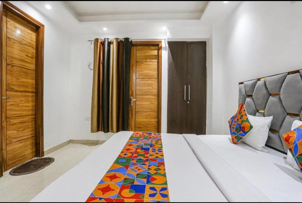 Hotel Aiims Neu-Delhi Exterior foto